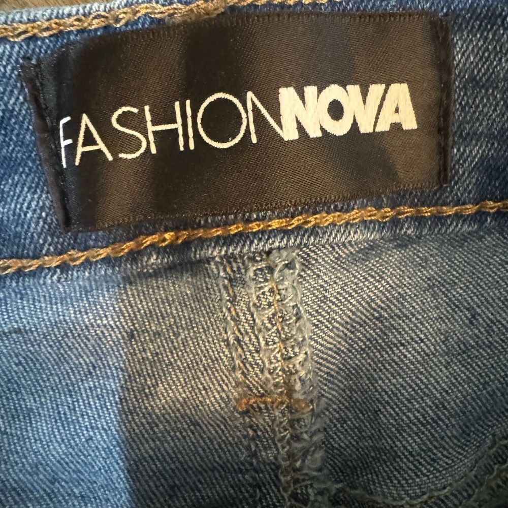 Fashion Nova Gemma Sculpting Stretch Vintage Wash High Waist Flare Jeans NWT - Picture 10 of 13